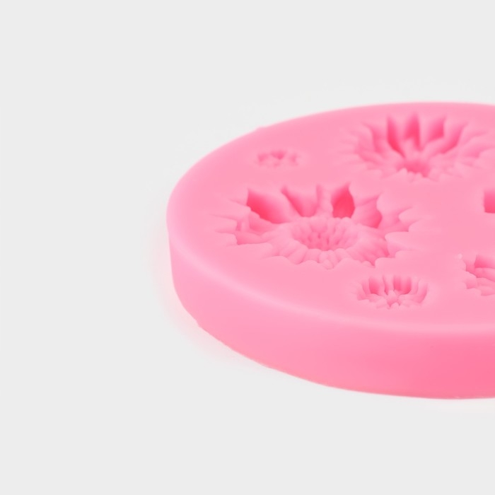 Молд Доляна «Цветы», силикон, d=7,5 см, цвет МИКС Молд Доляна «Цветы», силикон, d=7,5 см, цвет МИКС