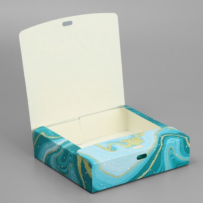 Коробка подарочная новогодняя складная &laquo;Волшебство&raquo;, 20 х 18 х 5 см, БЕЗ ЛЕНТЫ, Новый год