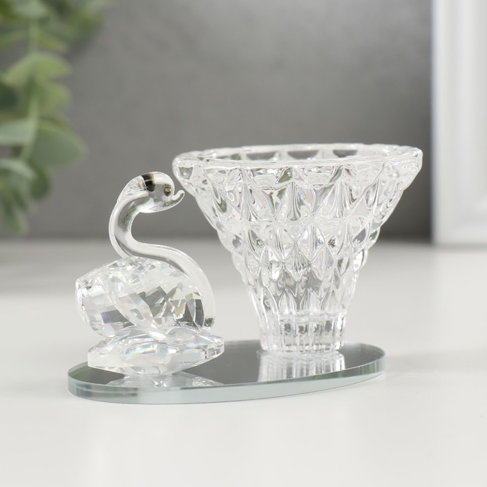 Подсвечник стекло на 1 свечу d=4 см Подсвечник стекло на 1 свечу d=4 см "Лебедь на пруду" 8,5х5,5х6 см