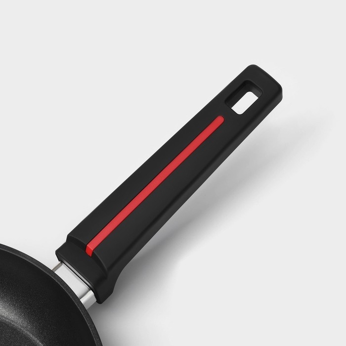 Сковорода Magistro Flame, d=24 см, h=4,7 см, ручка soft-touch, антипригарное покрытие, индукция, цвет чёрный Сковорода Magistro Flame, d=24 см, h=4,7 см, ручка soft-touch, антипригарное покрытие, индукция, цвет чёрный