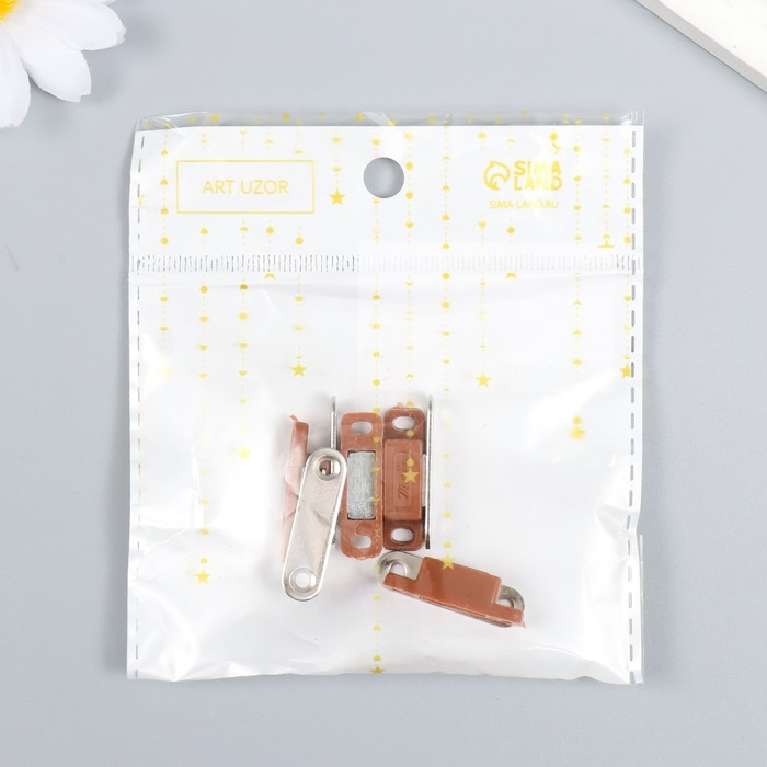 Замок магнитный (набор 4 шт) коричневый 3х1 см Замок магнитный (набор 4 шт) коричневый 3х1 см