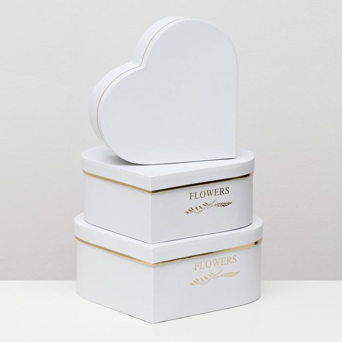 Набор коробок 3 в 1 Набор коробок 3 в 1 "Сердца" белый, 28.5x26x11-23.5x21x8.5 см 7082041