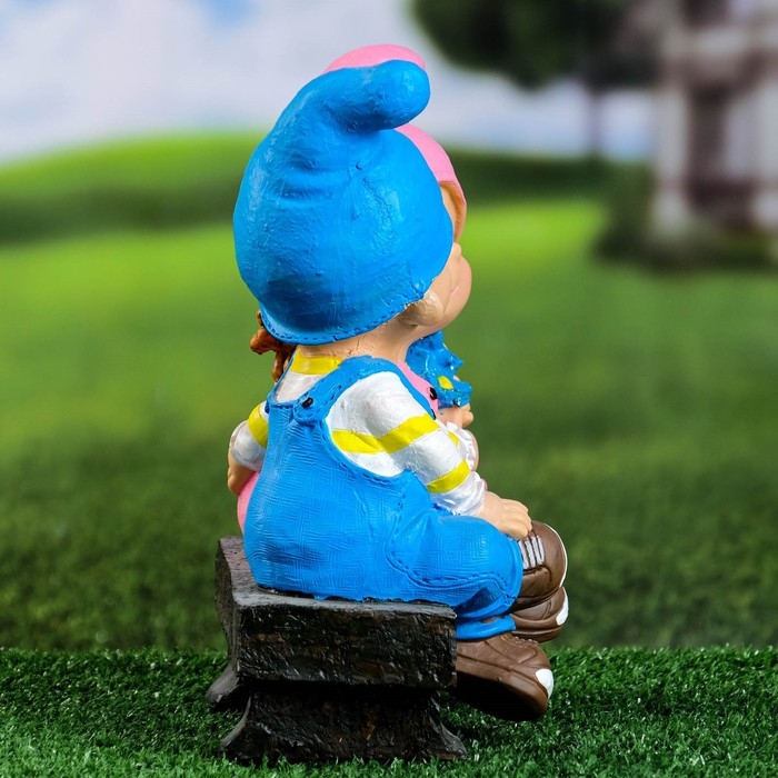 Садовая фигура  Садовая фигура "Девочка с мальчиком на скамейке" 26х19х13см