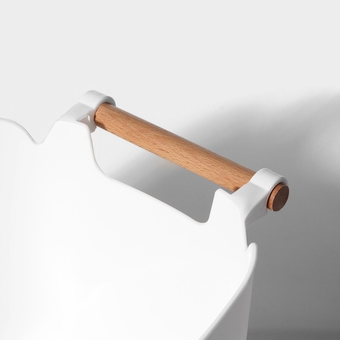 Контейнер для хранения с ручкой LaDо́m «Лаконичность», 39,5×22,5×17 см, цвет белый Контейнер для хранения с ручкой LaDо́m «Лаконичность», 39,5×22,5×17 см, цвет белый