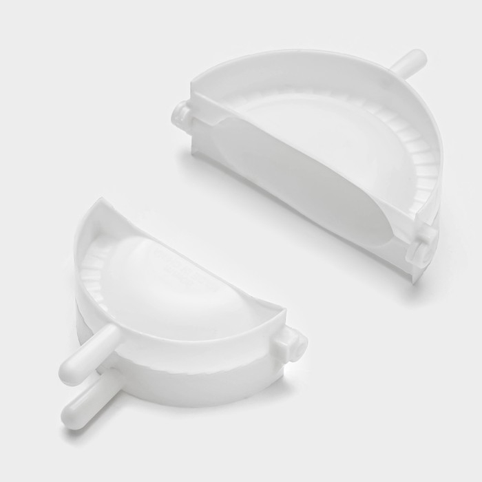 Набор для лепки пельменей Доляна, 3 предмета, формы d=7,5 и 10 см, скалка 21,5 см, МИКС Набор для лепки пельменей Доляна, 3 предмета, формы d=7,5 и 10 см, скалка 21,5 см, МИКС