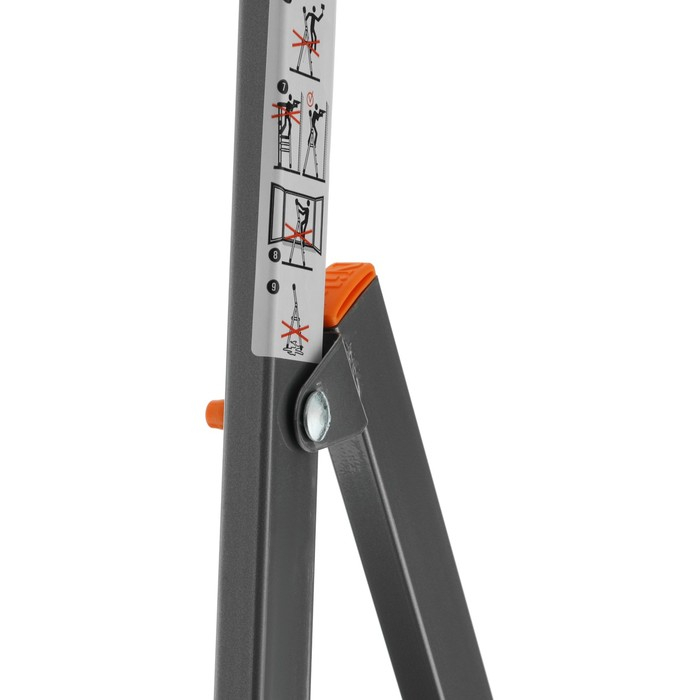 Стремянка Nika СМ8, широкие ступени, высота до рабочей площадки 1720 мм, 8 ступеней Стремянка Nika СМ8, широкие ступени, высота до рабочей площадки 1720 мм, 8 ступеней