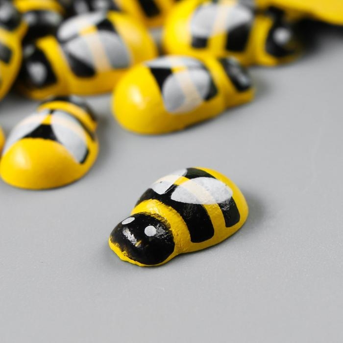 Декор для творчества дерево Декор для творчества дерево "Жёлтая пчёлка" набор 30 шт 0,9х1,3 см