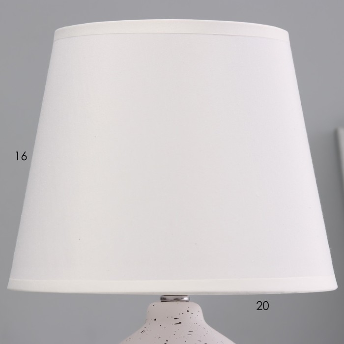 Настольная лампа Настольная лампа "Листья" Е14 40Вт бежевый 20х20х32см