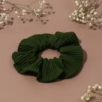 Резинка для волос QF &laquo;Орбита&raquo;, жатка классика, 12 см, зелёная