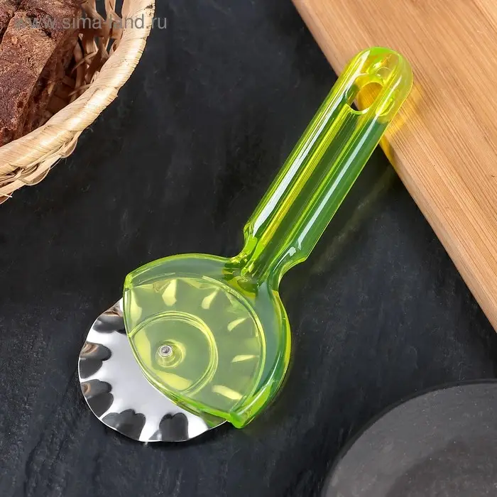 Нож для пиццы и теста Доляна «Леденец», 16,5 см, цвет МИКС Нож для пиццы и теста Доляна «Леденец», 16,5 см, цвет МИКС