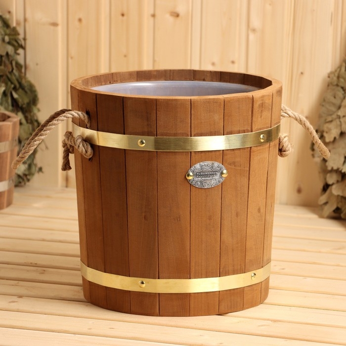 Запарник 13 л с пластиковой вставкой, ручки веревки, латунный обруч ТЕРМО липа Запарник 13 л с пластиковой вставкой, ручки веревки, латунный обруч ТЕРМО липа