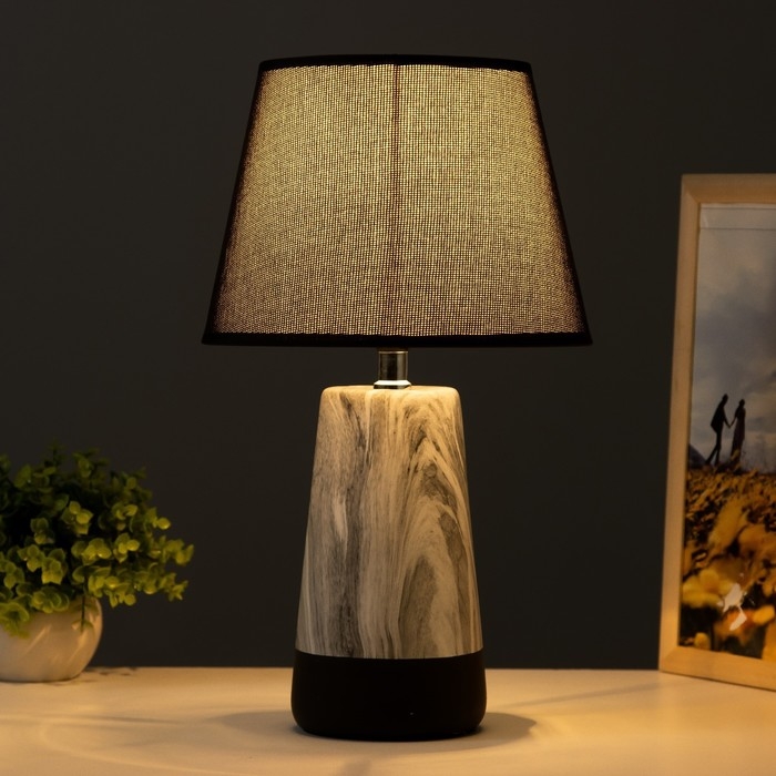 Настольная лампа Настольная лампа "Адриен" E14 40Вт серый-черный 23х23х40 см RISALUX