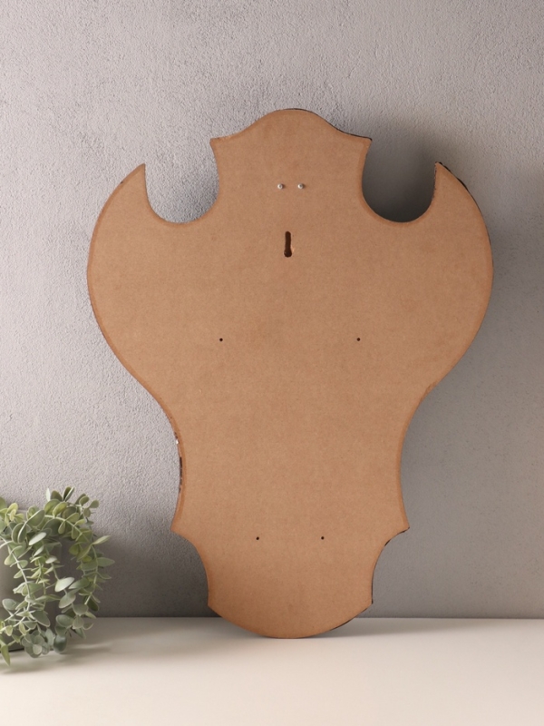 Сувенирное оружие " Топоры" на планшете со львом, 45х57 см