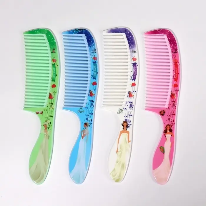 Расчёска «Красотки», 21×4 (±1) см, рисунок МИКС