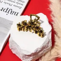 Крабик для волос &laquo;Каспиан&raquo;, незабудки, 5 см, золотистый