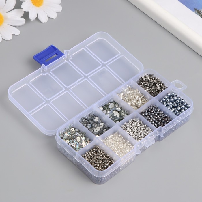 Бисер стекло 8/0, 12/0 в шкатулке  Бисер стекло 8/0, 12/0 в шкатулке "Серебро" бусины, стеклярус и пайетки 13х6,5х2,3 см