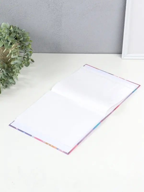 Фотоальбом на 80 фото 10х15 см "Малышка с косичками, с мишкой" в коробке 5х19х22,8 см