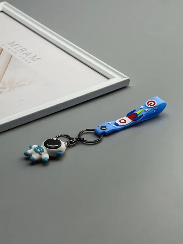 Брелок для ключей на кольце &laquo;Космонавт в бело-голубом скафандре&raquo;, с браслетом и карабином, 4.5&times;2.4&times;3.2 см МИКС