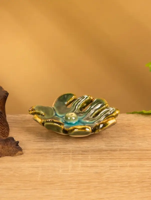 Подставка под благовония «Лист», 8×7×2 см, керамика, зелёная Подставка под благовония «Лист», 8×7×2 см, керамика, зелёная