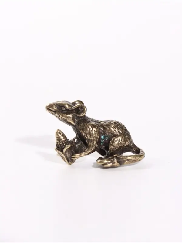 Фигурка декоративная &laquo;Мышка с кукурузой&raquo;, металл, 2.4&times;1.4&times;1.7 см