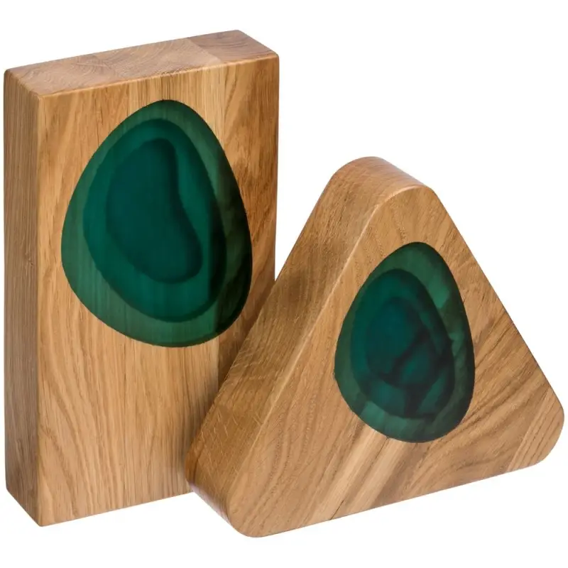 Стела &laquo;Глубина&raquo;, треугольная