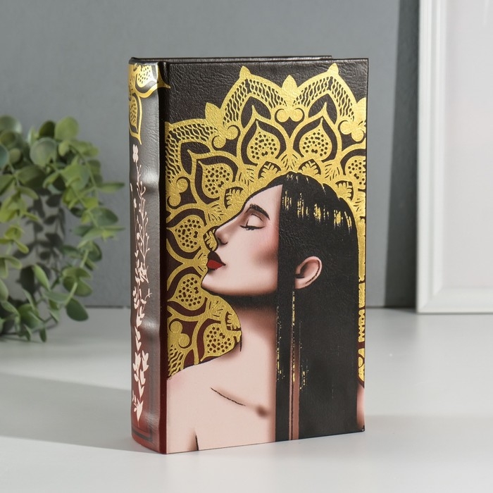 Сейф-книга дерево кожзам Сейф-книга дерево кожзам "Профиль девушки" 3D тиснение 21х13х5 см