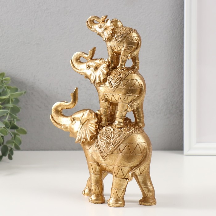 Сувенир полистоун Сувенир полистоун "Пирамида из 3 слонов" золото 6,5х15,5х24 см