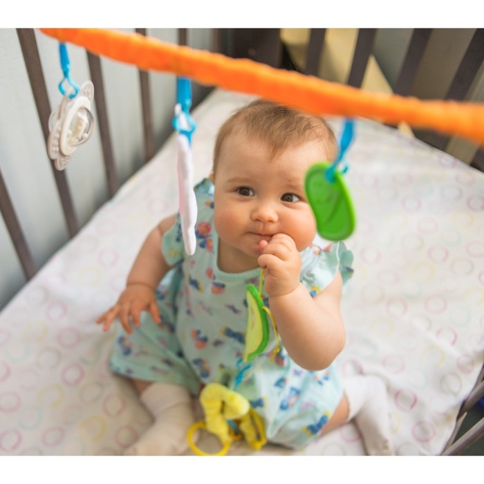 Растяжка - погремушка мягкая на кроватку/коляску «Зайка», Крошка Я Растяжка - погремушка мягкая на кроватку/коляску «Зайка», Крошка Я