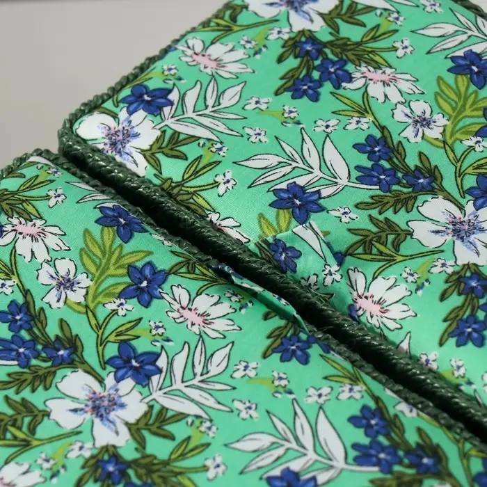 Шкатулка для рукоделия и шитья &laquo;Полевые цветы на зелёном&raquo;, хранение ниток, иголок, мелочи, 19&times;26&times;14.5 см