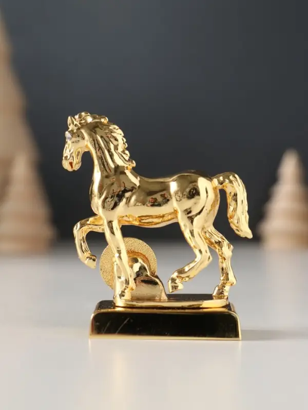 Сувенир Лошадь с монеткой и пожеланием  Сувенир Лошадь с монеткой и пожеланием "Удачи", 5,5х2,5х6 см.