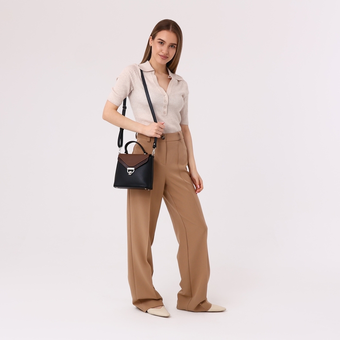 Сумка-мессенджер на клапане, цвет чёрный/коричневый Сумка-мессенджер на клапане, цвет чёрный/коричневый