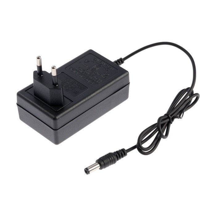 Мойка высокого давления аккумуляторная ТУНДРА, Li-ion 20 В, 2 Ач, 28 бар, шланг 3 м Мойка высокого давления аккумуляторная ТУНДРА, Li-ion 20 В, 2 Ач, 28 бар, шланг 3 м