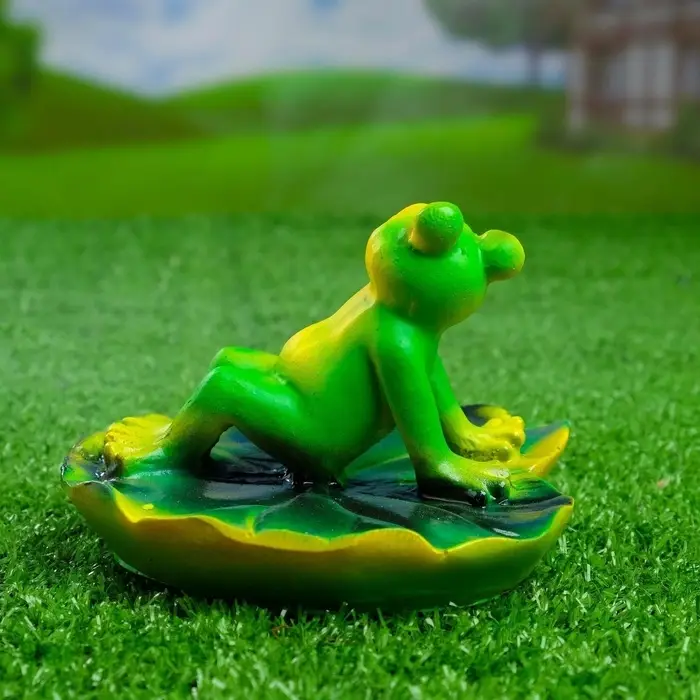 Садовая фигура из полистоуна &laquo;Лягушка загорает&raquo;, 13.5&times;12.5&times;9.5 см
