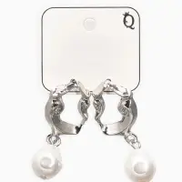 Серьги жемчуг "Капелька" мятый металл, цвет белый в серебре Серьги жемчуг "Капелька" мятый металл, цвет белый в серебре