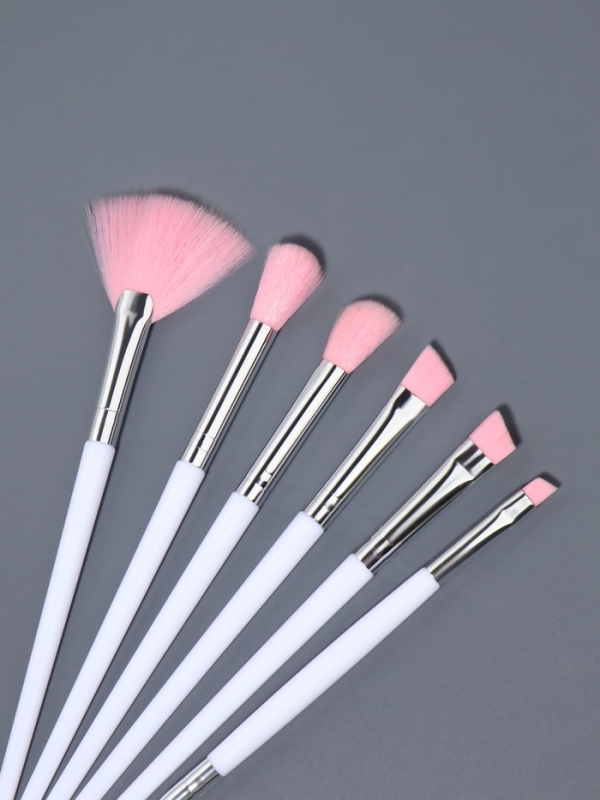 Набор кистей для макияжа, 10 предметов, 16.5 см, в чехле, белый Набор кистей для макияжа, 10 предметов, 16.5 см, в чехле, белый