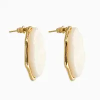 Серьги акрил мятый "Овал", цвет молочный в золоте