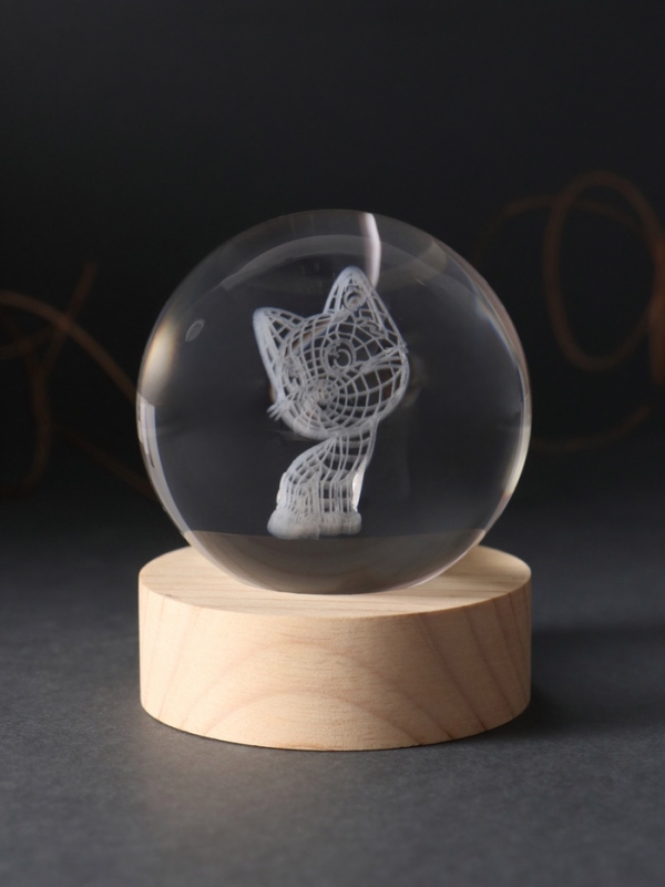 Сувенир стекло подсветка "Шар. Котёнок" d=6 см подставка дерево, USB
