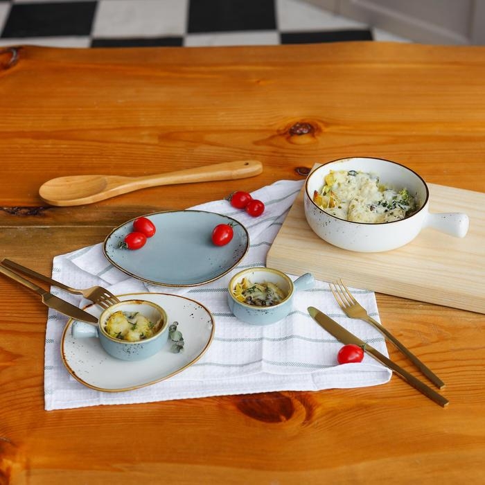 Блюдо фарфоровое для подачи Magistro &laquo;Церера&raquo;, 18,2&times;16,3 см, цвет голубой