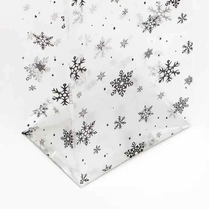 Пакет подарочный новогодний с жёстким дном 11×17×55 Серебристый «Снежинки» Пакет подарочный новогодний с жёстким дном 11×17×55 Серебристый «Снежинки»