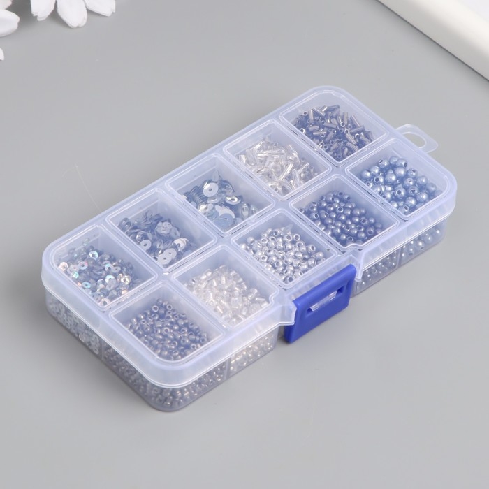 Бисер стекло 8/0, 12/0 в шкатулке  Бисер стекло 8/0, 12/0 в шкатулке "Серебро" бусины, стеклярус и пайетки 13х6,5х2,3 см