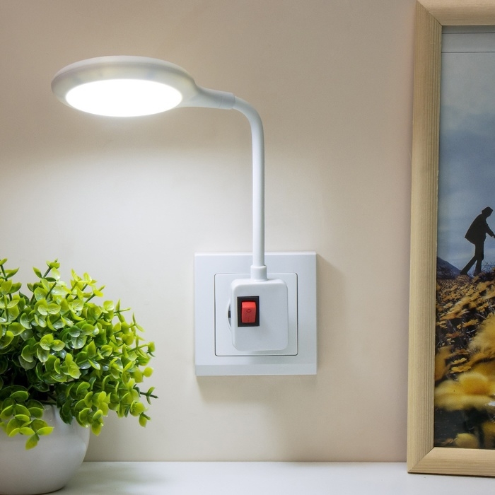 Бра в розетку "Джойс" LED 7Вт белый 1,5х12х31 см