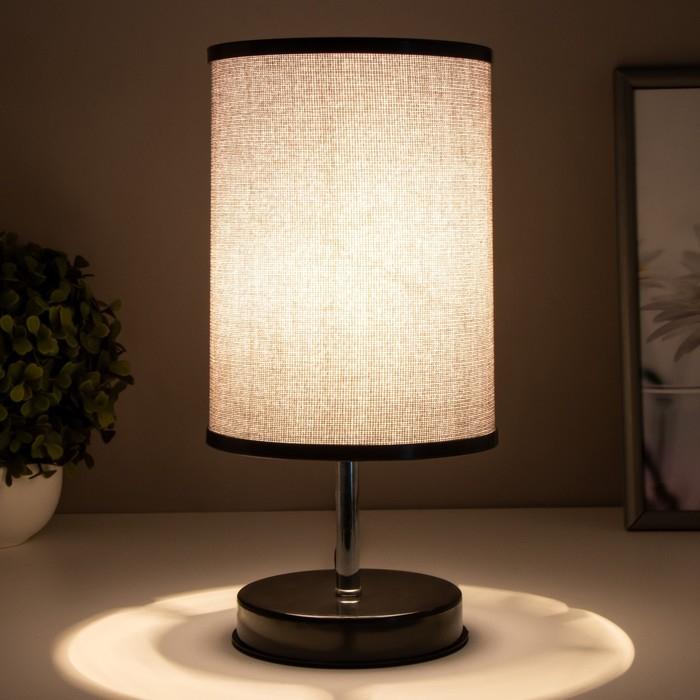 Лампа настольная  Лампа настольная "Авейро" 1х40Вт Е27 черный 14х14х30 см RISALUX