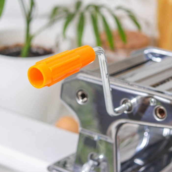 Лапшерезка с функцией раскатывания теста Доляна, 6 настроек толщины теста, ширина лапши 2 и 5 мм Лапшерезка с функцией раскатывания теста Доляна, 6 настроек толщины теста, ширина лапши 2 и 5 мм