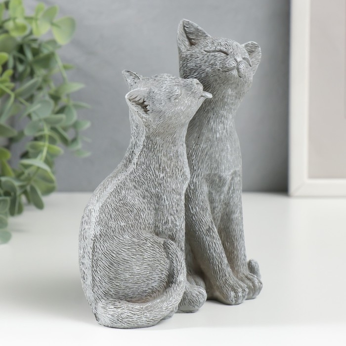 Сувенир полистоун Сувенир полистоун "Кот и кошка - умывание" серый 15х8х13 см