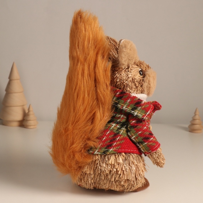 Декор  Декор "Белочка в зимнем пальто" 21,5х13х12 см