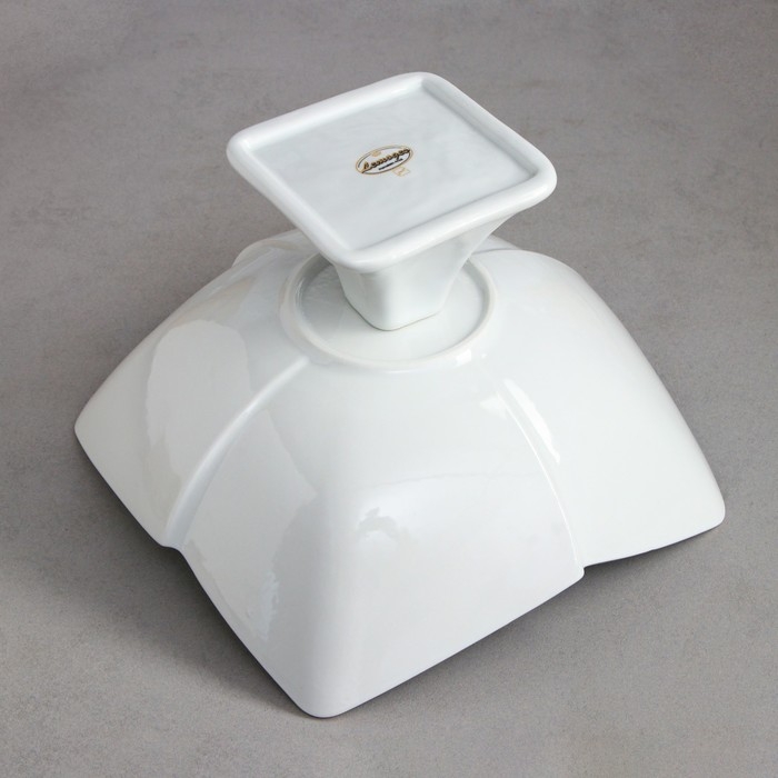 Салатник «Тюльпан», с подставкой, 2 л, золотая обводка, фарфор, Иран Салатник «Тюльпан», с подставкой, 2 л, золотая обводка, фарфор, Иран