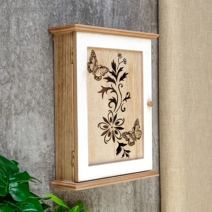 Ключница дерево 6 крючков Ключница дерево 6 крючков "Бабочки и цветы" 26х20х6,5 см