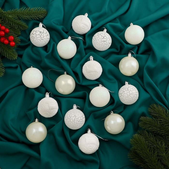 Набор шаров пластик d-6 см, 16 шт Набор шаров пластик d-6 см, 16 шт "Мелодия" узор треск, белый