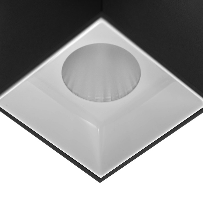 Светильник Светильник "Кубик" LED 4000К 10Вт DIM220 черный белый 7,5х7,5х9,5см