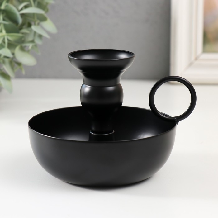 Подсвечник металл на 1 свечу с ручкой  Подсвечник металл на 1 свечу с ручкой "Виток с чашей" d=2,6 см черный 10х10х8,5 см